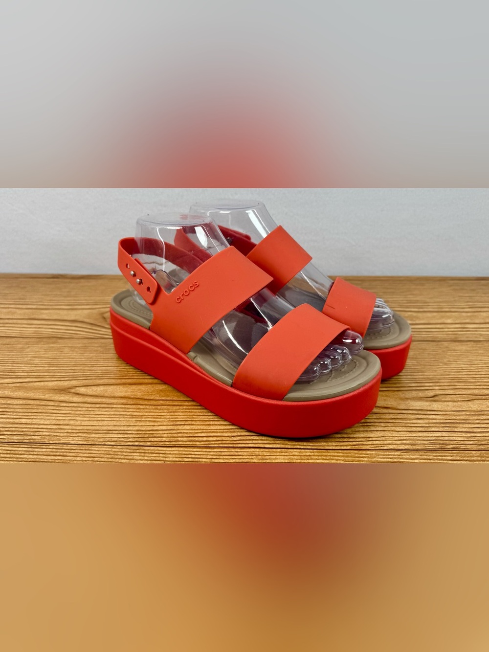 Women’s Discontinued Crocs Brooklyn Low Wedge Sandals Coral LiteRide Platform W8